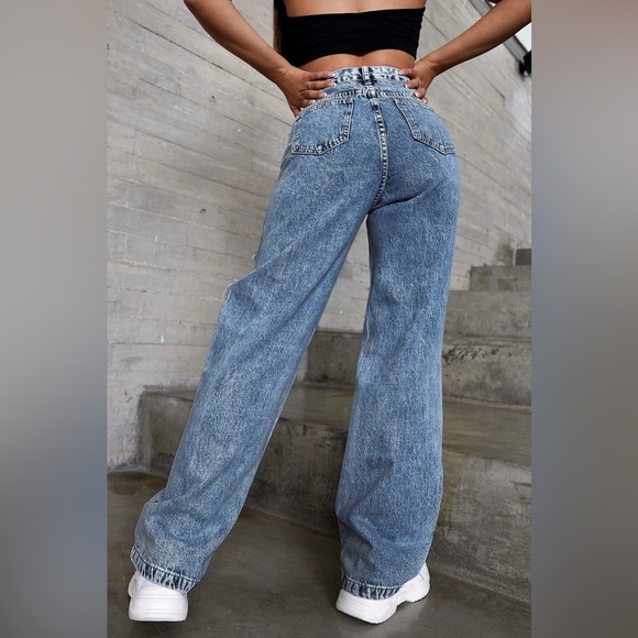 High Waisted Ripped Jeans - Picture 2 of 4